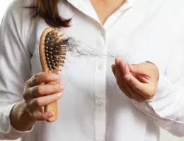Tipuri și cauze ale căderii părului: Ghid complet