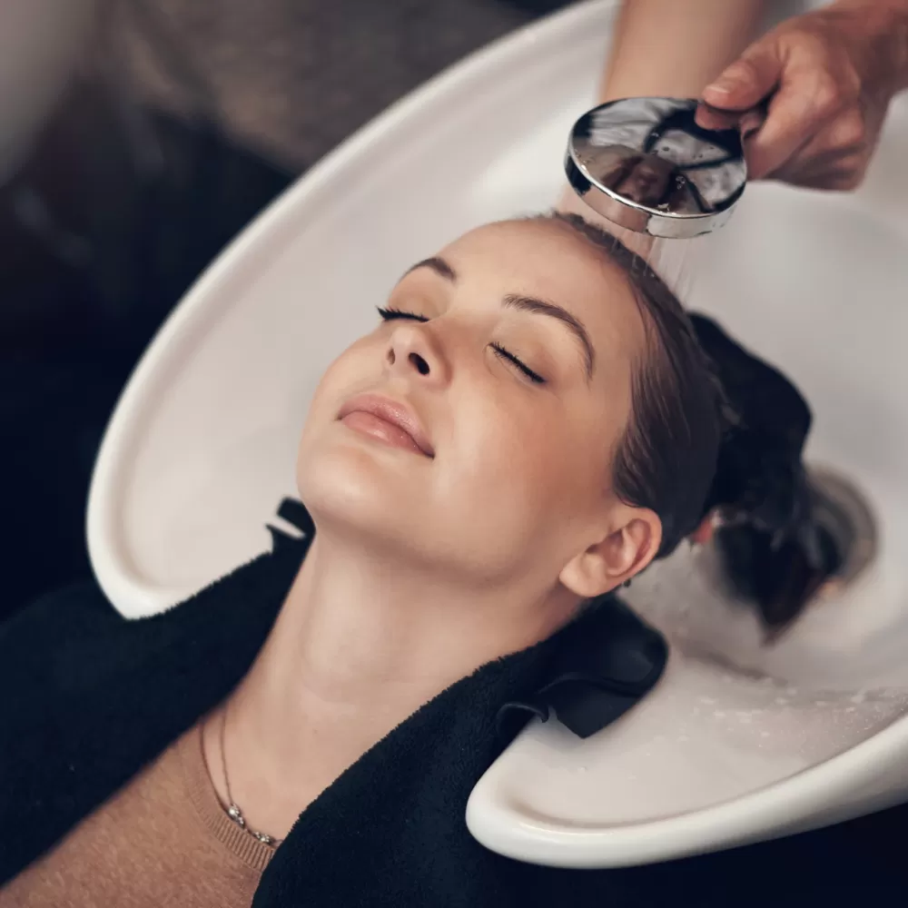 Care sunt pașii pentru un scalp sănătos?