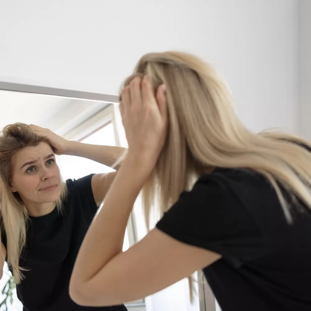 Părul tău strigă după ajutor? Iată cum îl salvezi de iarnă: Un ritual complet în 5 pași