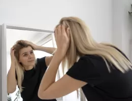 Părul tău strigă după ajutor? Iată cum îl salvezi de iarnă: Un ritual complet în 5 pași